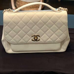 Chanel Flap bag in white caviar leather
